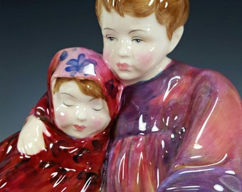 Royal Doulton Figurine: Flower Seller's Children HN1342, Leslie