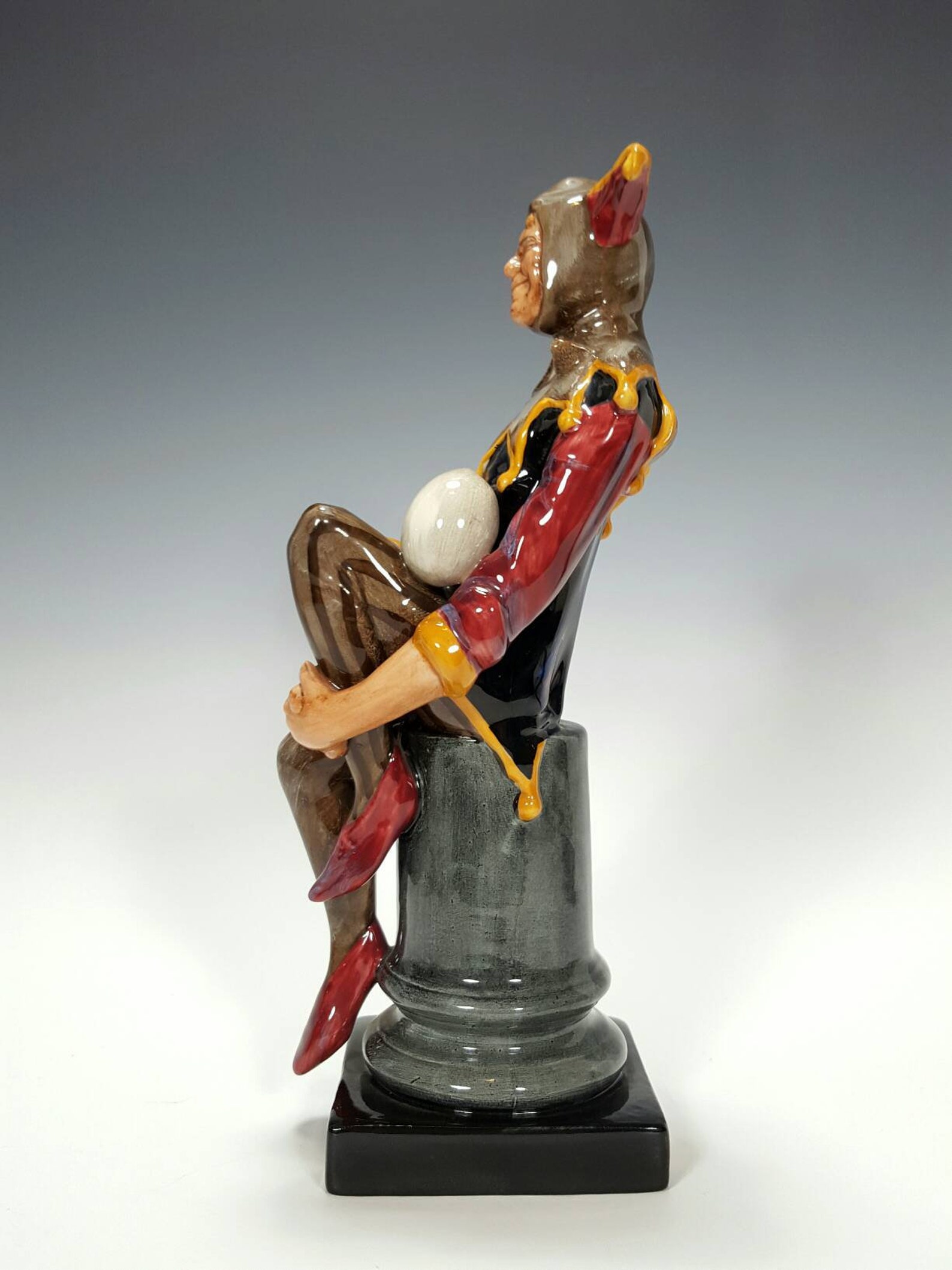 Royal Doulton the Jester HN 2016 Porcelain Clown Figurine 9 1/2h