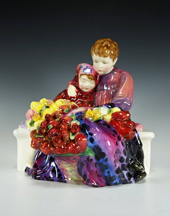 Flower Sellers Children H.N. 1342 陶器置物 Royal Doulton Figurine: Flower Seller's Children HN1342, Leslie