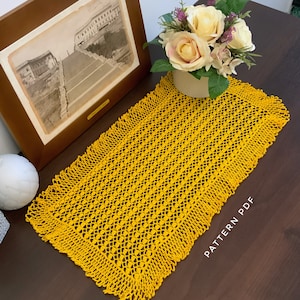 Pattern crochet for yellow table runner, ruffled doily pattern, doilies crochet pattern, PDF Digital Download