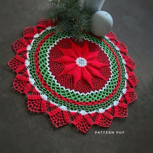 Christmas doily crochet pattern, vintage pineapple pattern doilies, holiday tablecloth with star, PDF Instant Download