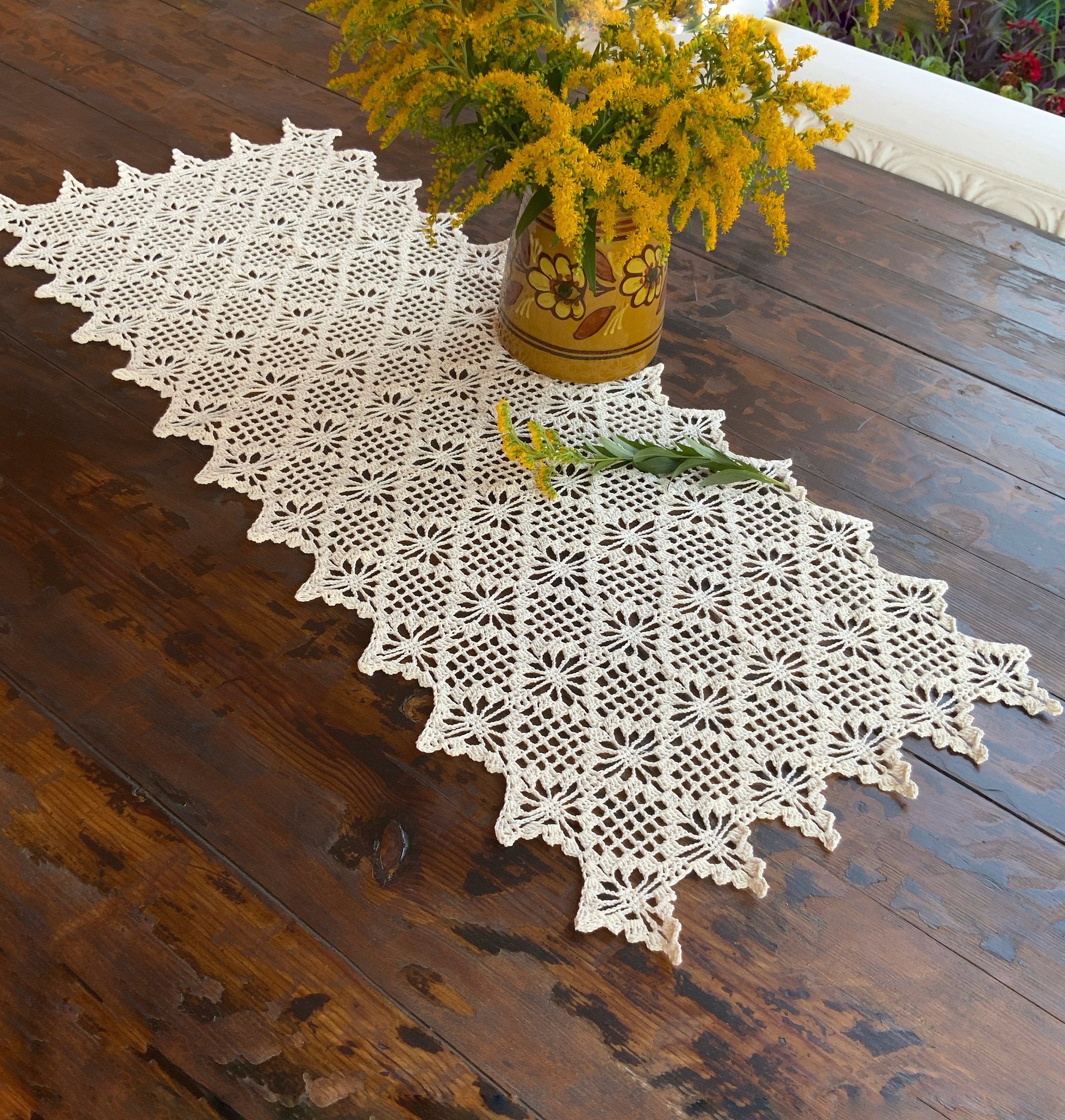 Chemin De Table Au Crochet – 110 X 27 Cm – Coton Blanc – Tissé, TBE