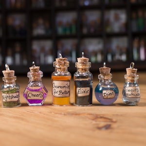 Potion Bottle Necklace - The Witcher Collection #1 - Glow in the Dark - The Apothecary