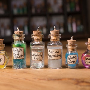 Collar de botella de poción - Witty Collection #6 - Glow in the Dark - The Apothecary