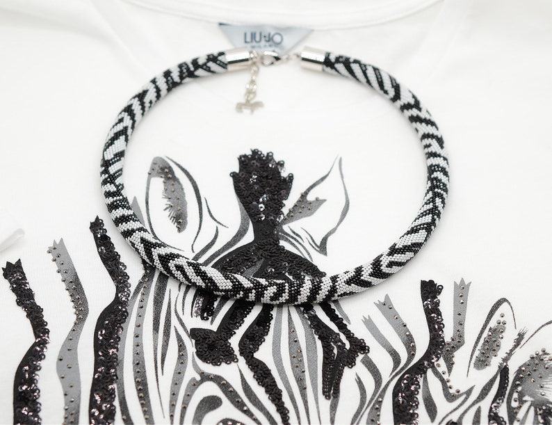 Zebra necklace, Bead Crochet Necklace black and white, Africa necklace, Ethnic jewelry, Zebra print jewelry, Snake necklace, Wild animals image 7