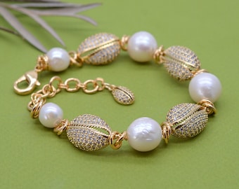 Edison Pearl Bracelet with metal Shells, Seashell Link Bracelet, Ocean Theme Bracelet, Baroque pearl jewelry, Artisan Bracelet, Dainty Gift