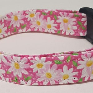 dog collar, pink daisy, daisy, daisies, floral, floral dog collar, floral collar, daisy dog collar, daisy collar, female dog collar image 3