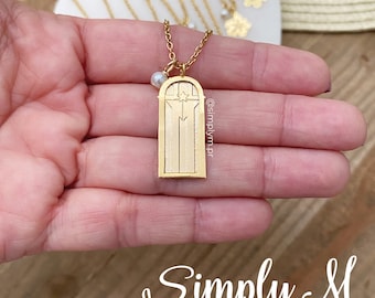 Puerta de la Bandera Necklace .