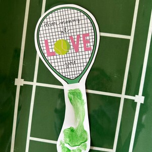 Modèle d'artisanat d'empreinte de pas de tennis pour la fête des mères, artisanat de garderie pour la fête des mères, artisanat pour tout-petits, artisanat préscolaire pour maman, première fête des mères
