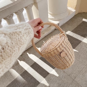 Wicker basket with lid, wicker summer bag, summer bag, beach bag, straw bag, Jane Birkin basket, picnic basket, french market bag, Daisy S image 1