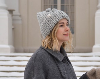 Giant knit wool beanie hat for women men, handmade winter hat with bubbles, unisex chunky slouchy cap, couple present, apres ski knitwear