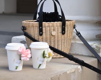 Letnia torebka wiaderkowa ze słomy z uchwytami skórzanymi dla kobiet, wiklinowy, ręcznie tkany koszyk, torba typu crossbody
