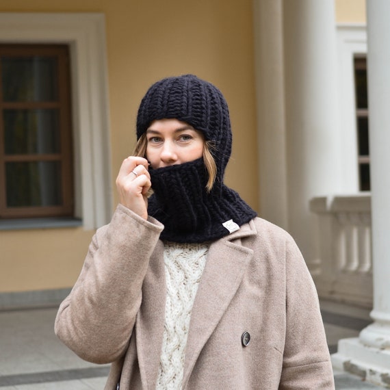 Chapeau de cagoule chunky noir fait à la main pour les femmes, casque chaud  en tricot pour hommes, masque de ski, accessoire d'hiver durable  confortable, cadeau de couple personnalisé -  France