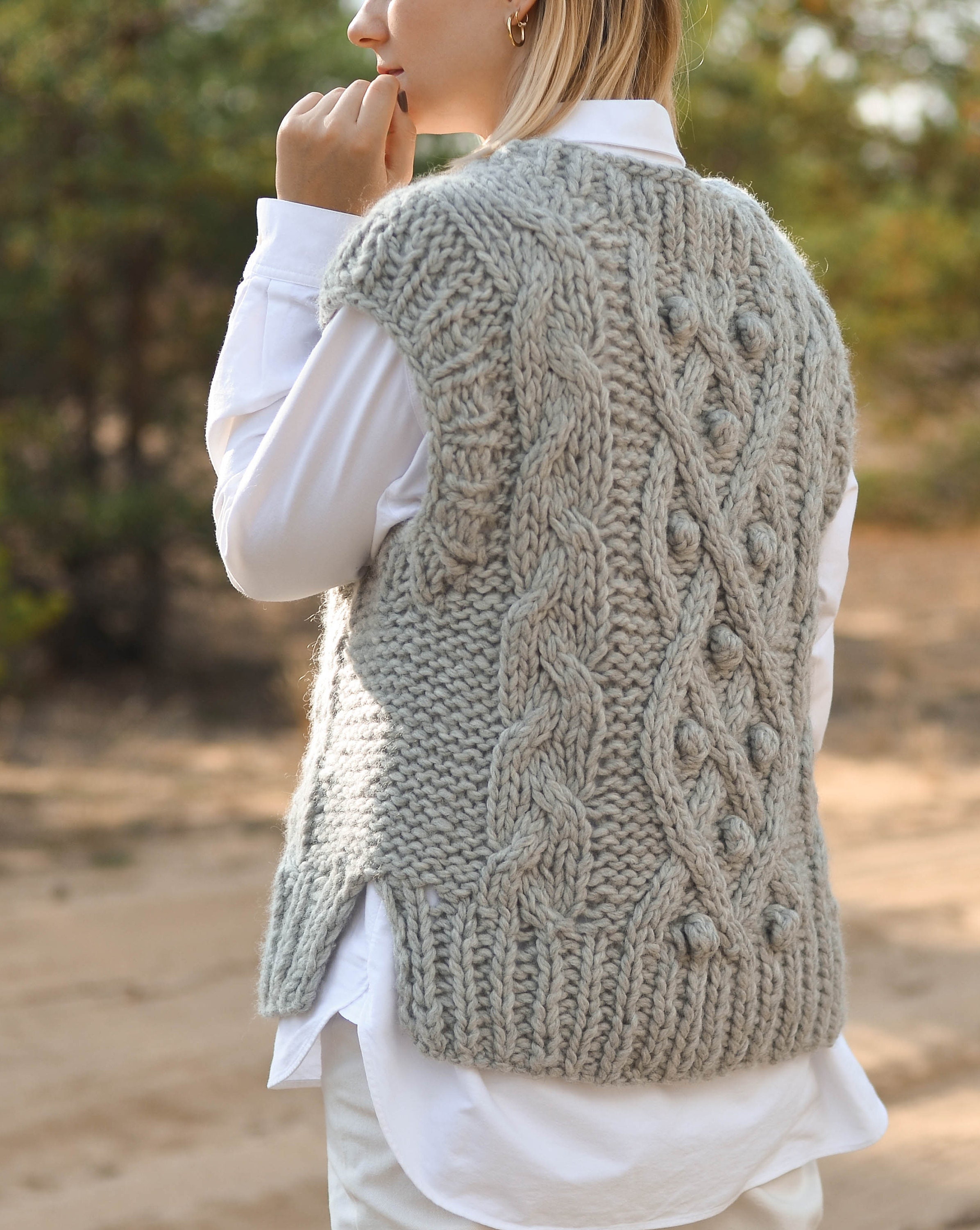 Chaleco grueso de punto a mano para mujer, suéter sin mangas de lana de  gran tamaño, traje de invierno, chaleco de punto de cable hecho a mano,  chaleco boho, Marigold 