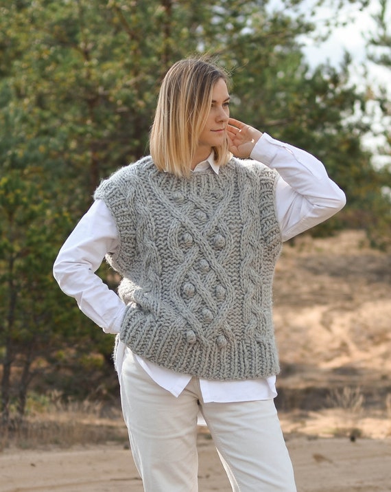 Pull Sans Manche Femme Col V Gris en Tricot Torsade –