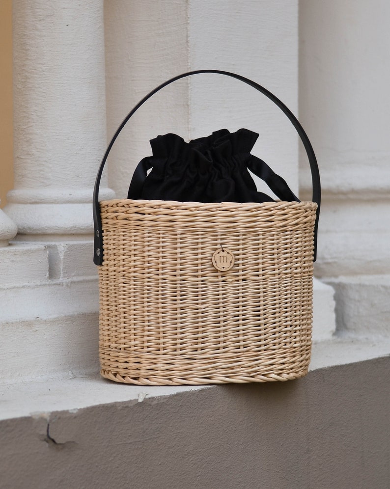 Straw bucket bag, wicker summer bag, beach bag, leather strap, straw purse, woven bag, Pansy No.2 Black inside bag
