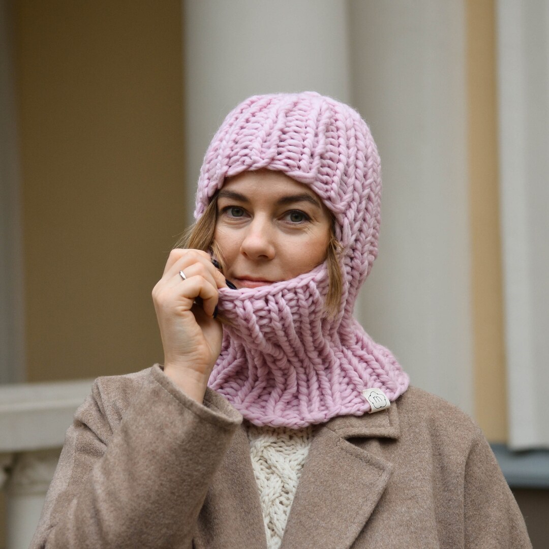 Gorro pasamontañas de lana rosa tejido a mano grueso, casco