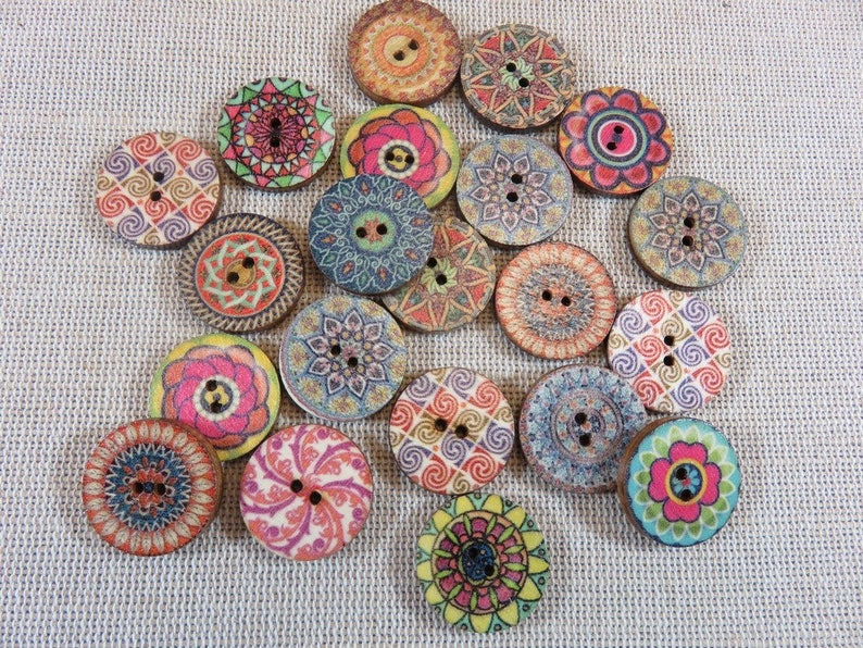 10 Boutons mandala en bois multicolore 20mm lot de 10 ou 20 boutons de couture customisation scrapbooking décoration carterie image 1