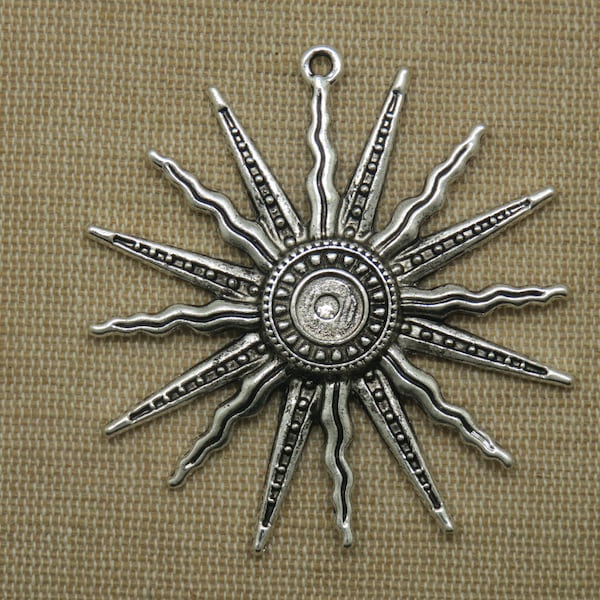 Pendentif Soleil bohème argenté 60mm - grand apprêt pour création bijoux collier incas
