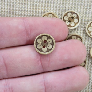 6 Foliage engraved coconut wood buttons 12mm set of 6 natural sewing buttons Fleur