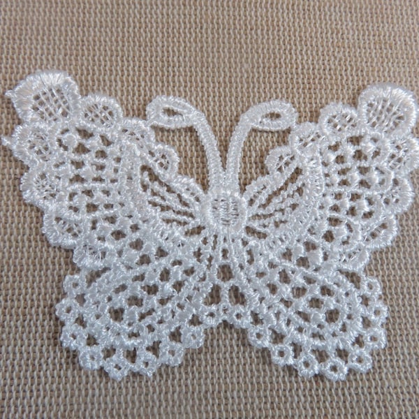 Appliqué papillon blanc ou noir dentelle - patch écusson nature rétro à coudre