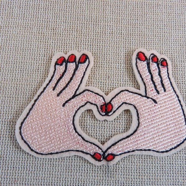 Patch mains cœur Love thermocollant - écusson appliqué brodé mains Love coeur