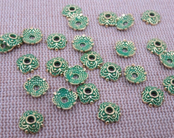 20 Cups golden flower patinated green of gray 8mm - set of 20 cap hat for pearls