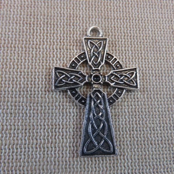 Pendentif croix argenté gravé nœud celtique en métal, pour fabrication bijoux collier