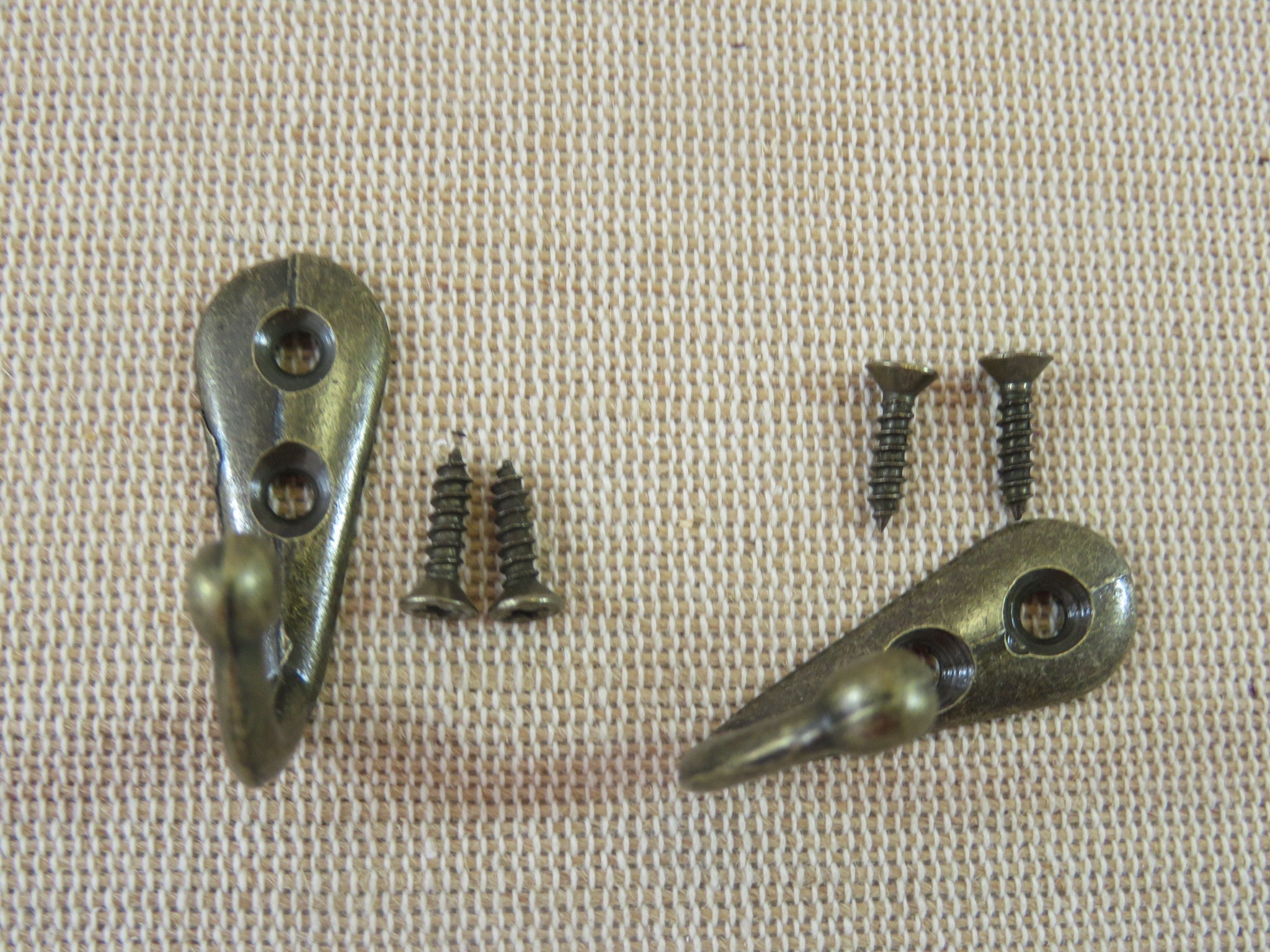 Crochet Style Rétro Ancien - Une Patère Couleur Bronze Effet Vintage Pour Clés, Serviettes, Torchons