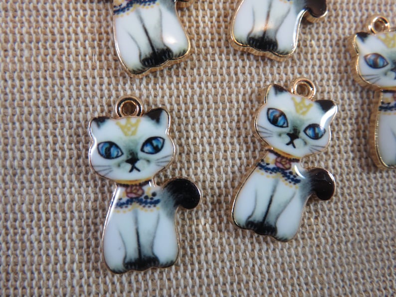 5 Enamelled gold metal cat charms set of 5 23mm animal pendants