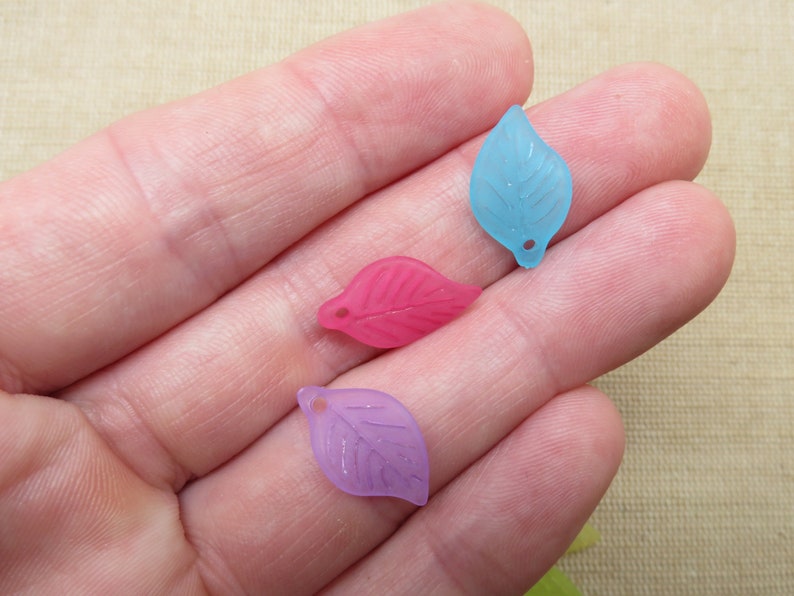 15 Acrylic leaf pendants 18mm nature tassel, set of 15 charms, DIY jewelry creation image 6