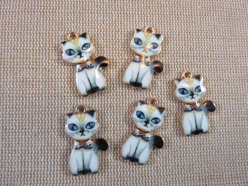 5 Enamelled gold metal cat charms set of 5 23mm animal pendants