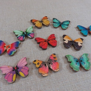 10 Boutons papillon bois multicolore 28mmx20mm ensemble de 10 boutons pour couture customisation scrapbooking décoration Modèle 1