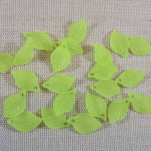 15 Acrylic leaf pendants 18mm nature tassel, set of 15 charms, DIY jewelry creation image 7