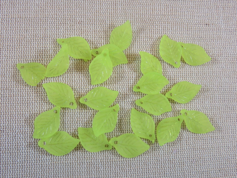 15 Acrylic leaf pendants 18mm nature tassel, set of 15 charms, DIY jewelry creation image 7