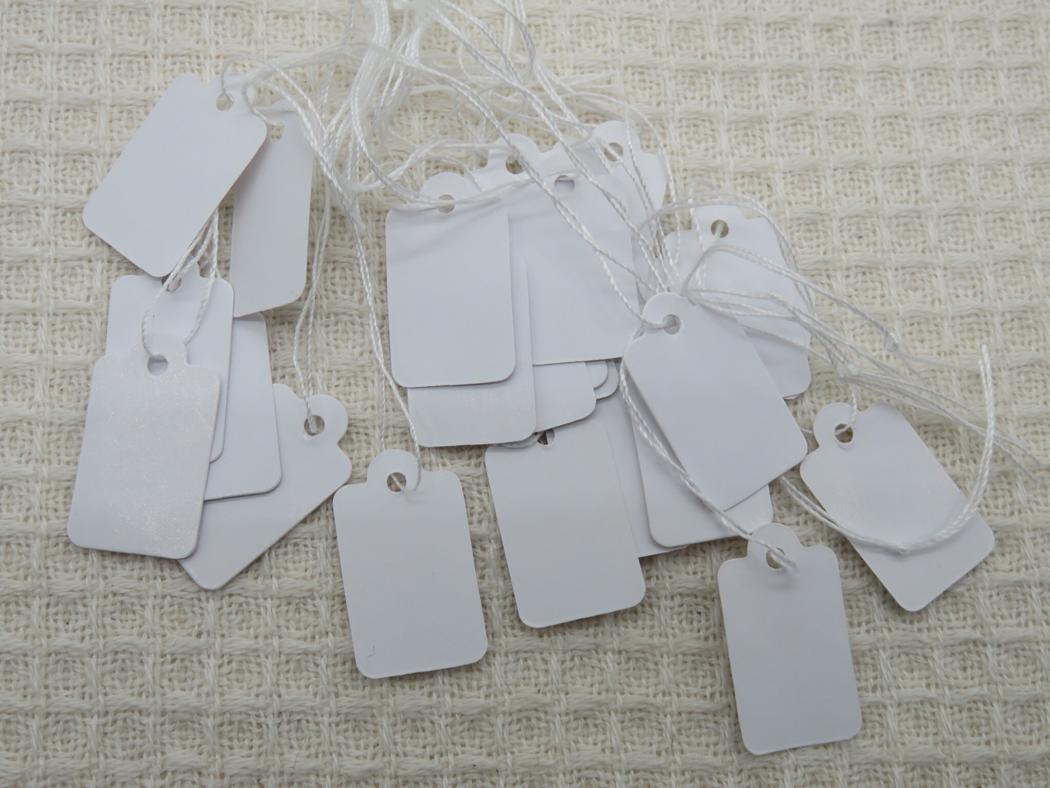 25 White Price Tags With String 23x14mm Set of 25 Labels Cardboard Marking  Tags for Jewelry Clothing 