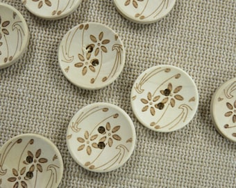 8 Engraved flower wooden buttons, natural or dark blue, set of 8 sewing buttons