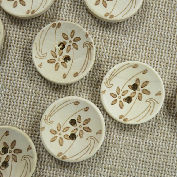 8 Boutons en bois fleurs gravé, naturelle ou bleu foncé, ensemble de 8 boutons de couture