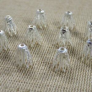 10 Coupelles fleur 10mm pour perle, argenté / bronze ensemble de 10 calotte style antique apprêt pour perles bijoux Argenté 10mm