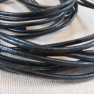 Cordon cuir 1mm, 2mm, 3mm rond, Marron ou Noir, Vendu au mètre, fabrication bracelet collier DIY Noir 3mm