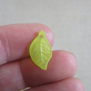 15 Acrylic leaf pendants 18mm nature tassel, set of 15 charms, DIY jewelry creation image 9