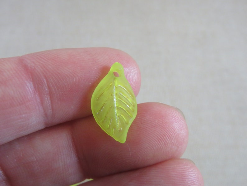 15 Acrylic leaf pendants 18mm nature tassel, set of 15 charms, DIY jewelry creation image 9