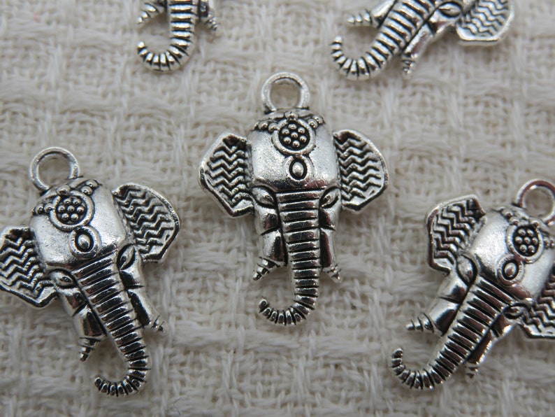 5 Pendentifs éléphant argenté ou bronze breloque 21mm en métal, ensemble de 5 apprêt, fabrication bijoux DIY Argent