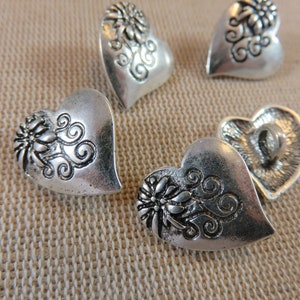 5 Heart buttons with floral engraving in silver metal, set of 5 sewing buttons image 2