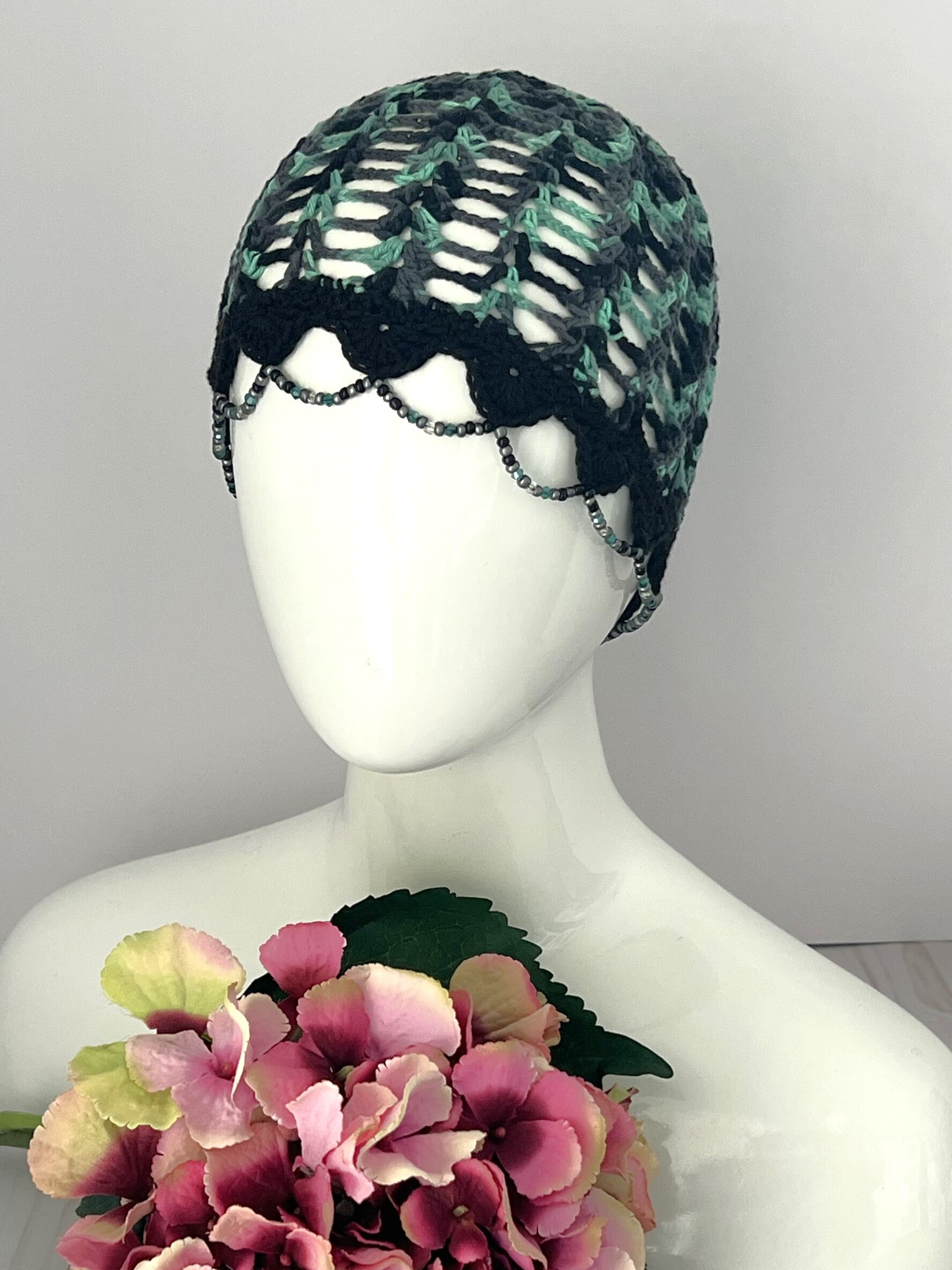 Crochet Lace Cloche Hat, 1920s Style Flapper Beanie, Black  display picture 3