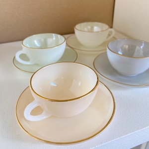 Beautiful 1950s Pastel Arcopal harlequin tea cups, set of 4 cups and saucers, Arcopal France,