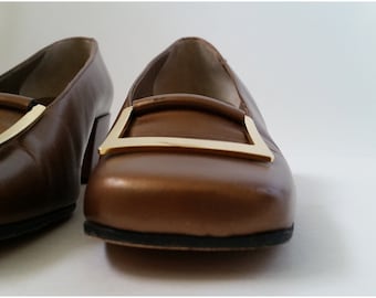 90s Ann Klein II Bronze Buckle Shoes: Vintage Italian Leather Pumps