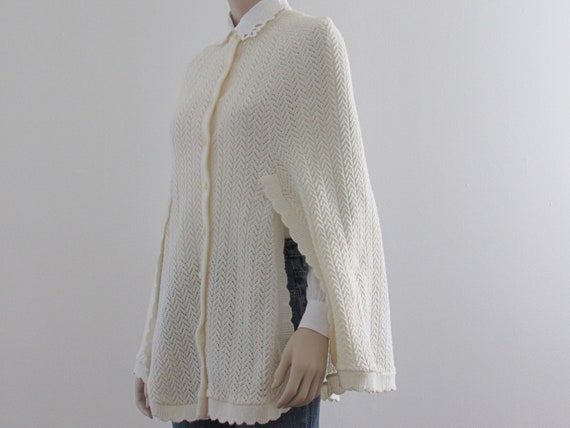 1960s Vintage British Vogue Knit Poncho, Mod Clot… - image 1