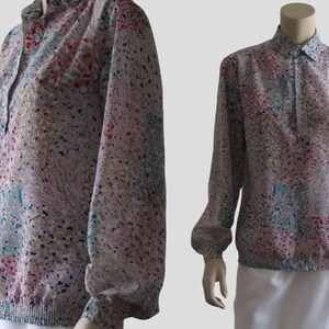 1980s Vintage Bishop Sleeve Top, Henley Top, Henley Women, Floral Top, Bishop Sleeve Blouse, image 2