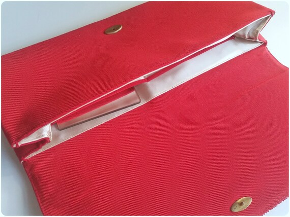 1970s Vintage Red Clutch Grossgrain Satin Lining … - image 2